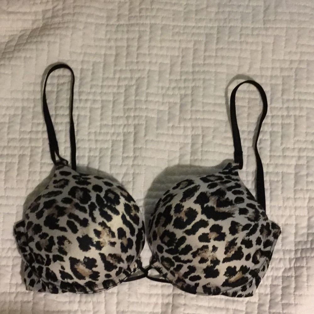 VS leopard Bombshell add 2cups in 32D